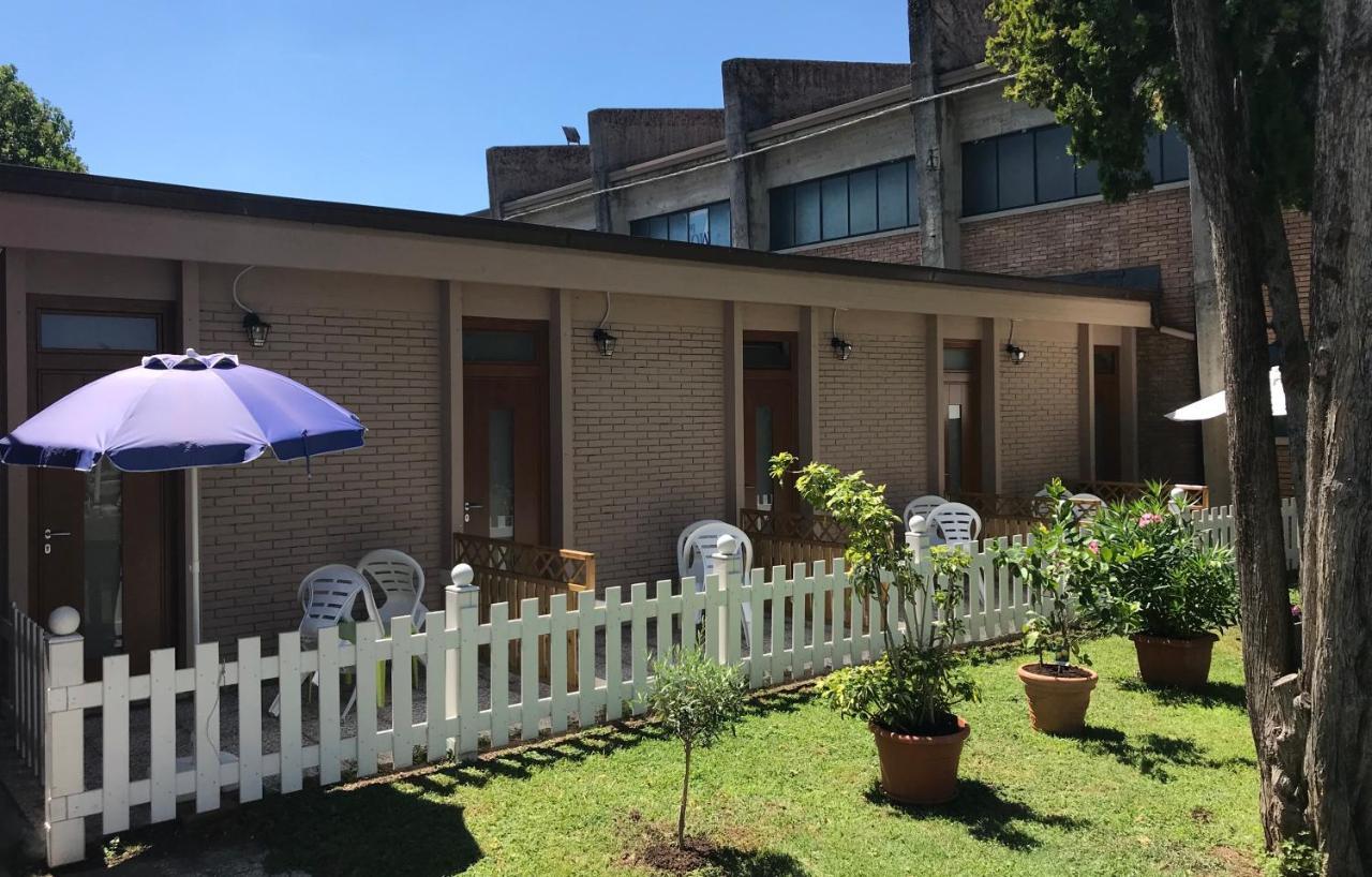 Hotel Johnson Peschiera del Garda Dış mekan fotoğraf