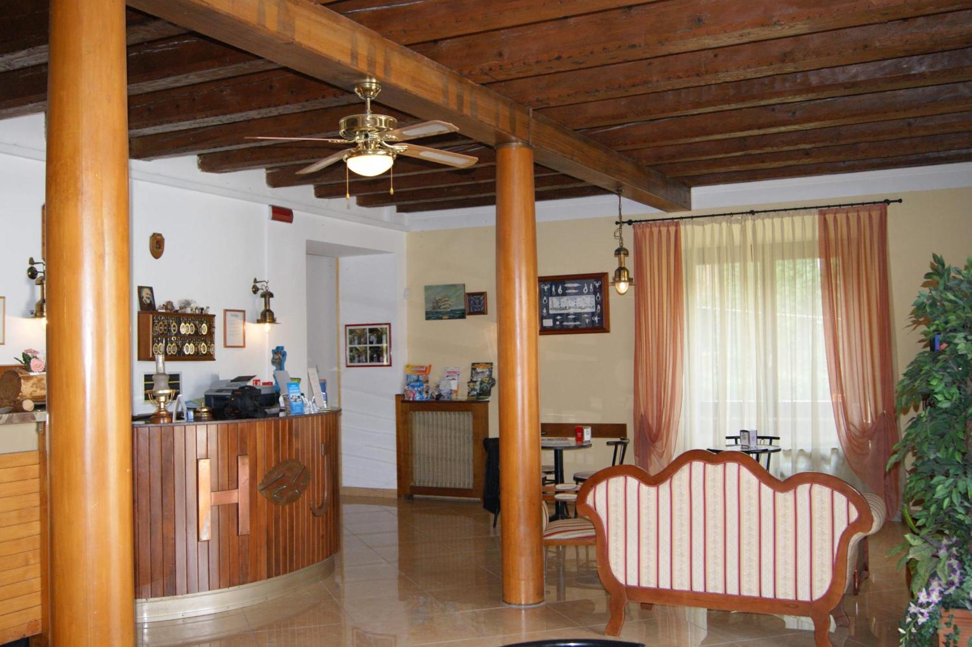 Hotel Johnson Peschiera del Garda Dış mekan fotoğraf