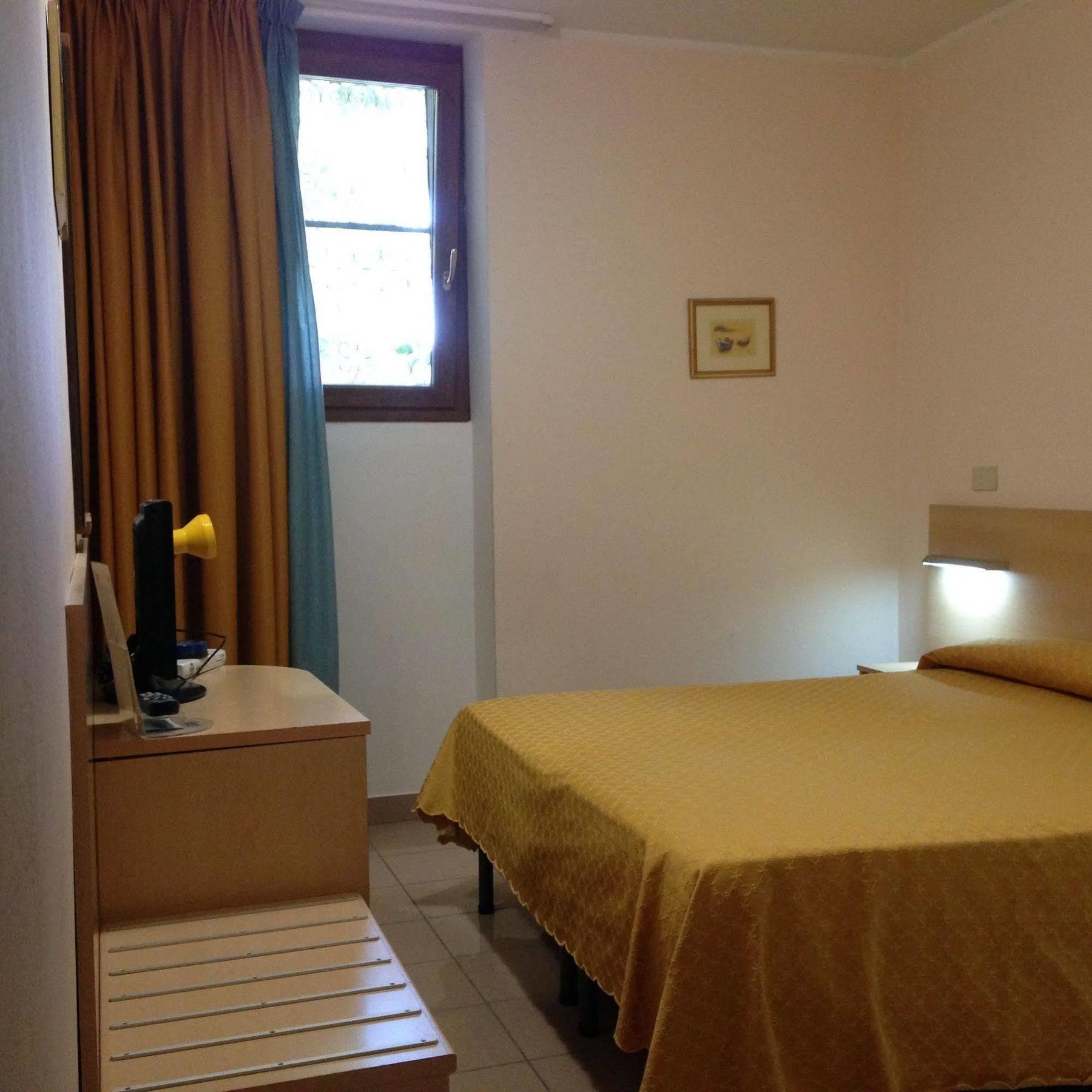 Hotel Johnson Peschiera del Garda Dış mekan fotoğraf