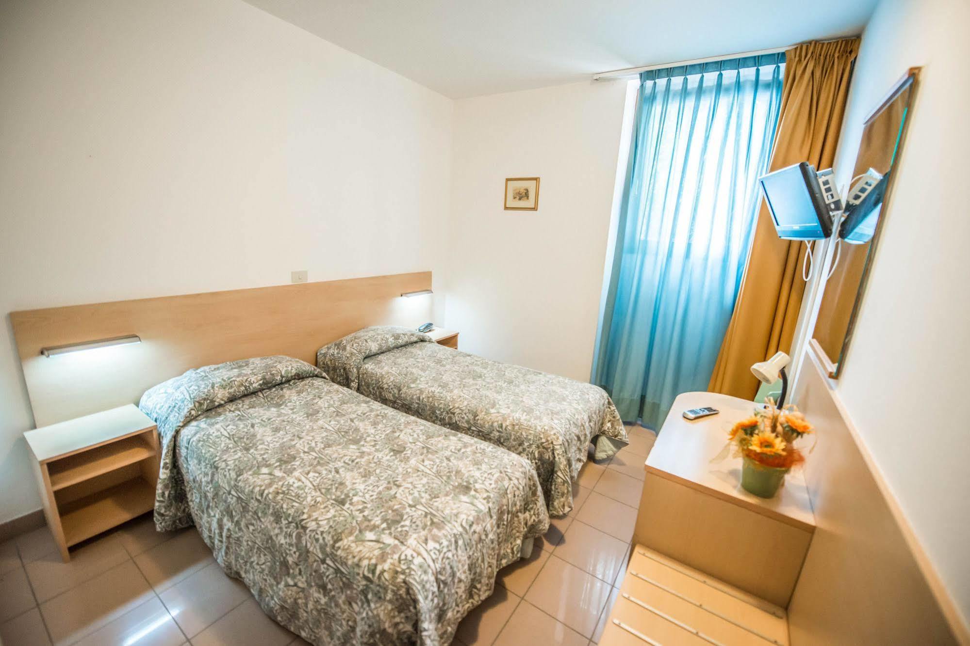 Hotel Johnson Peschiera del Garda Dış mekan fotoğraf