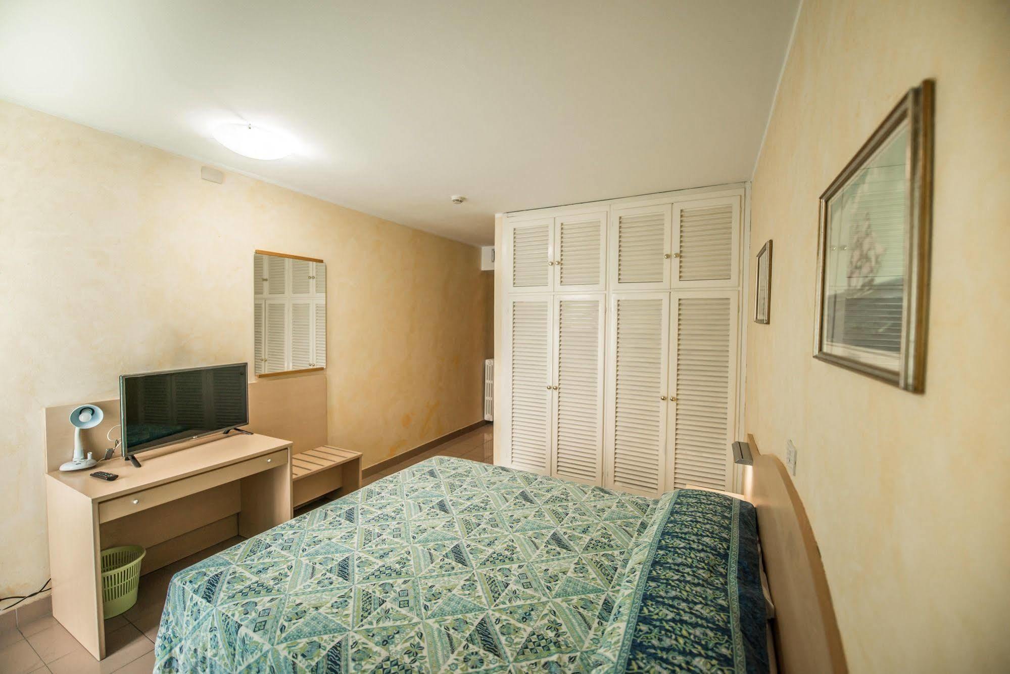 Hotel Johnson Peschiera del Garda Dış mekan fotoğraf