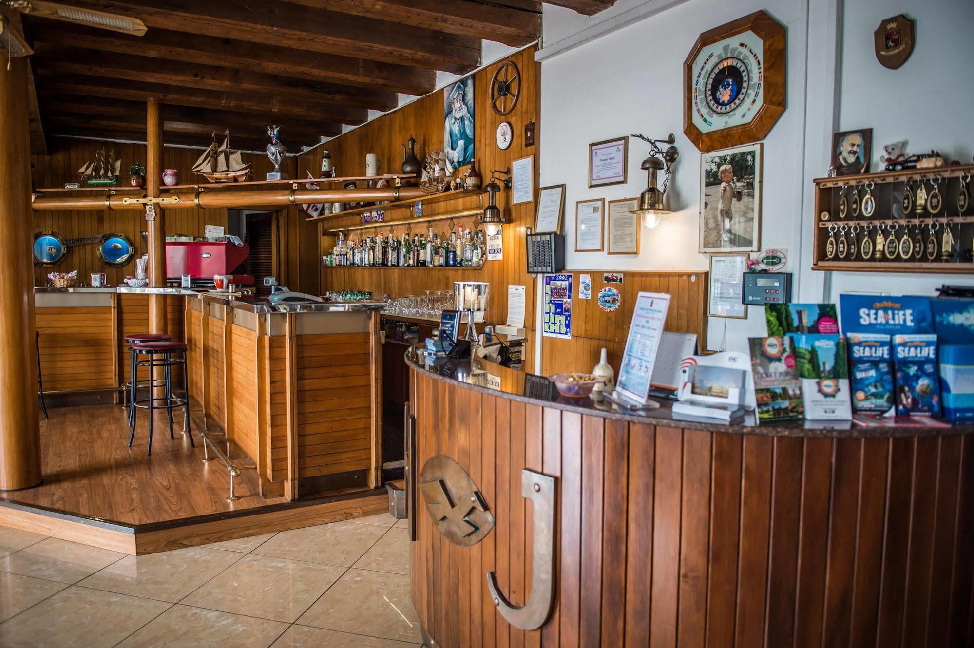 Hotel Johnson Peschiera del Garda Dış mekan fotoğraf